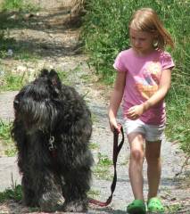 Belle-and-Sara-strolling